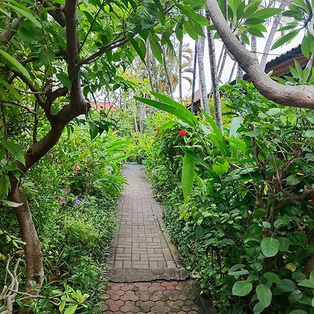 Adus Beach Inn Legian Exteriér fotografie