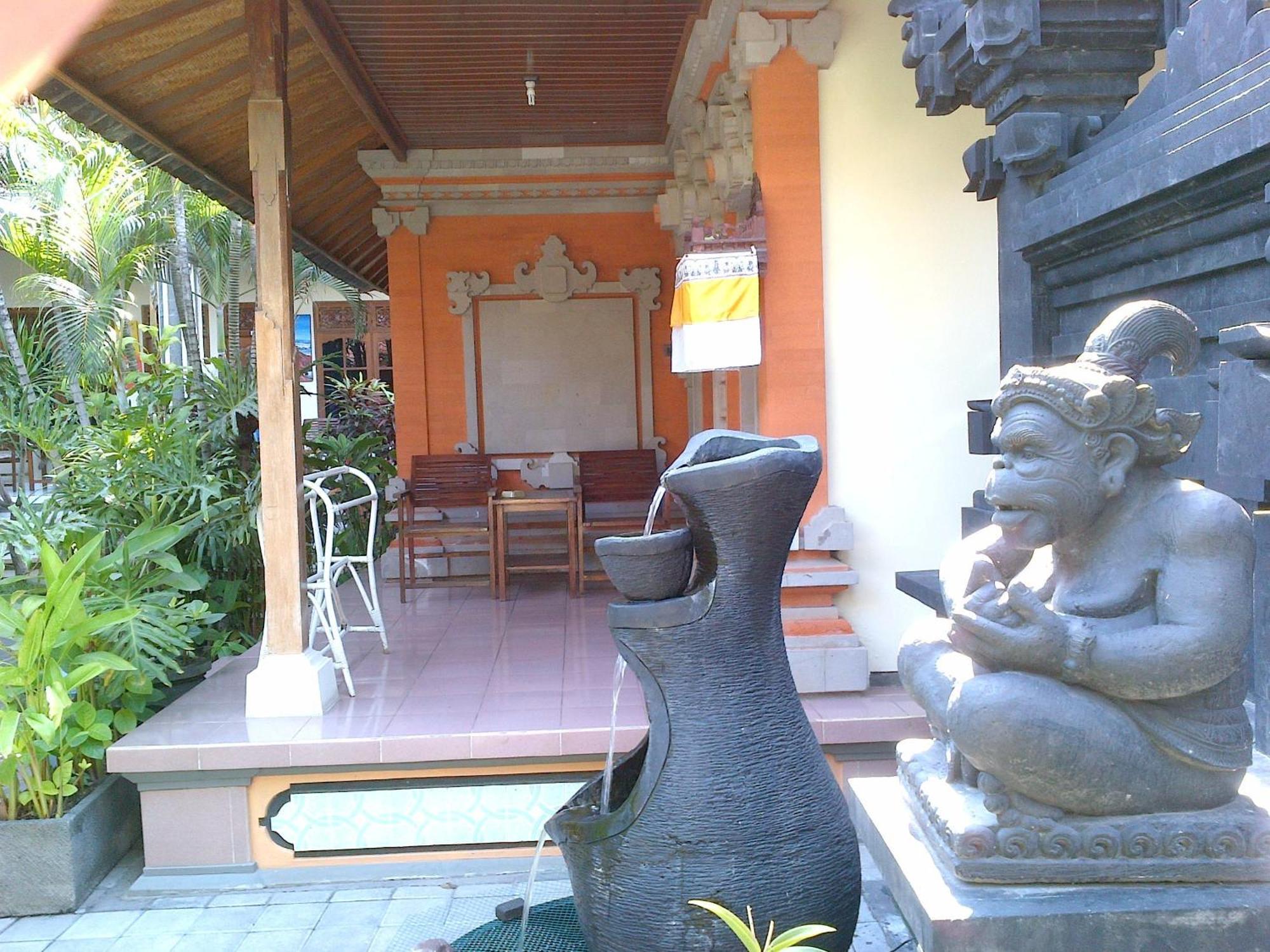 Adus Beach Inn Legian Exteriér fotografie
