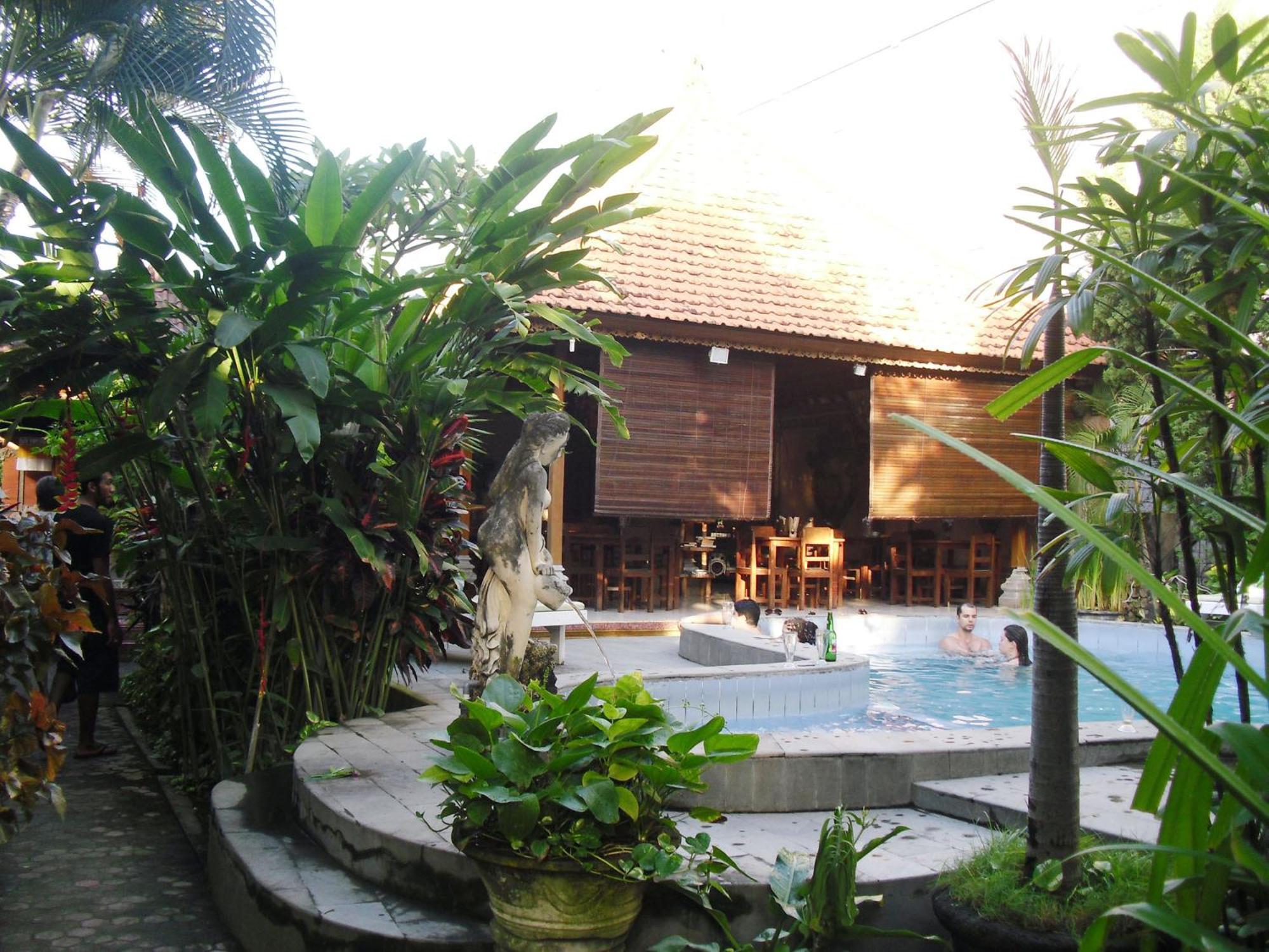 Adus Beach Inn Legian Exteriér fotografie