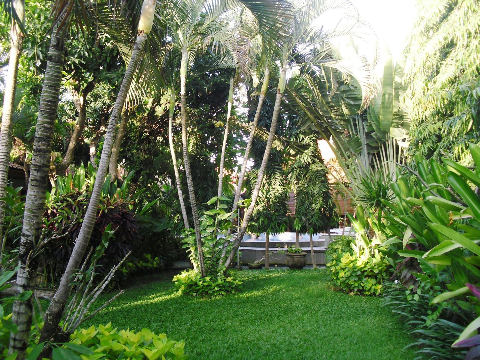 Adus Beach Inn Legian Exteriér fotografie