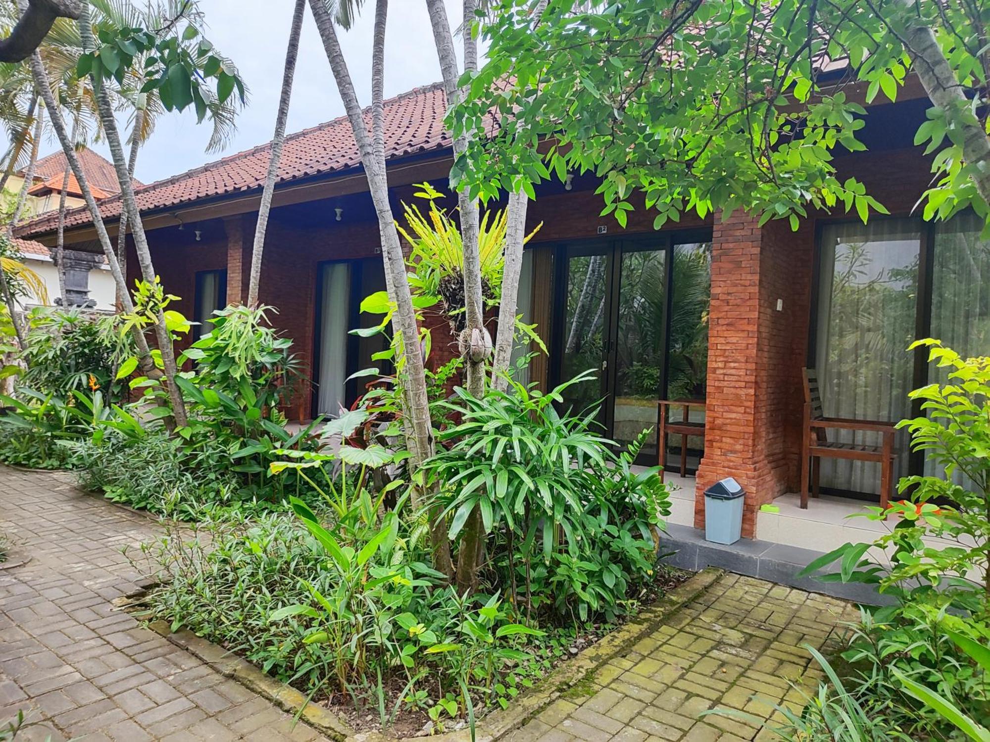 Adus Beach Inn Legian Exteriér fotografie