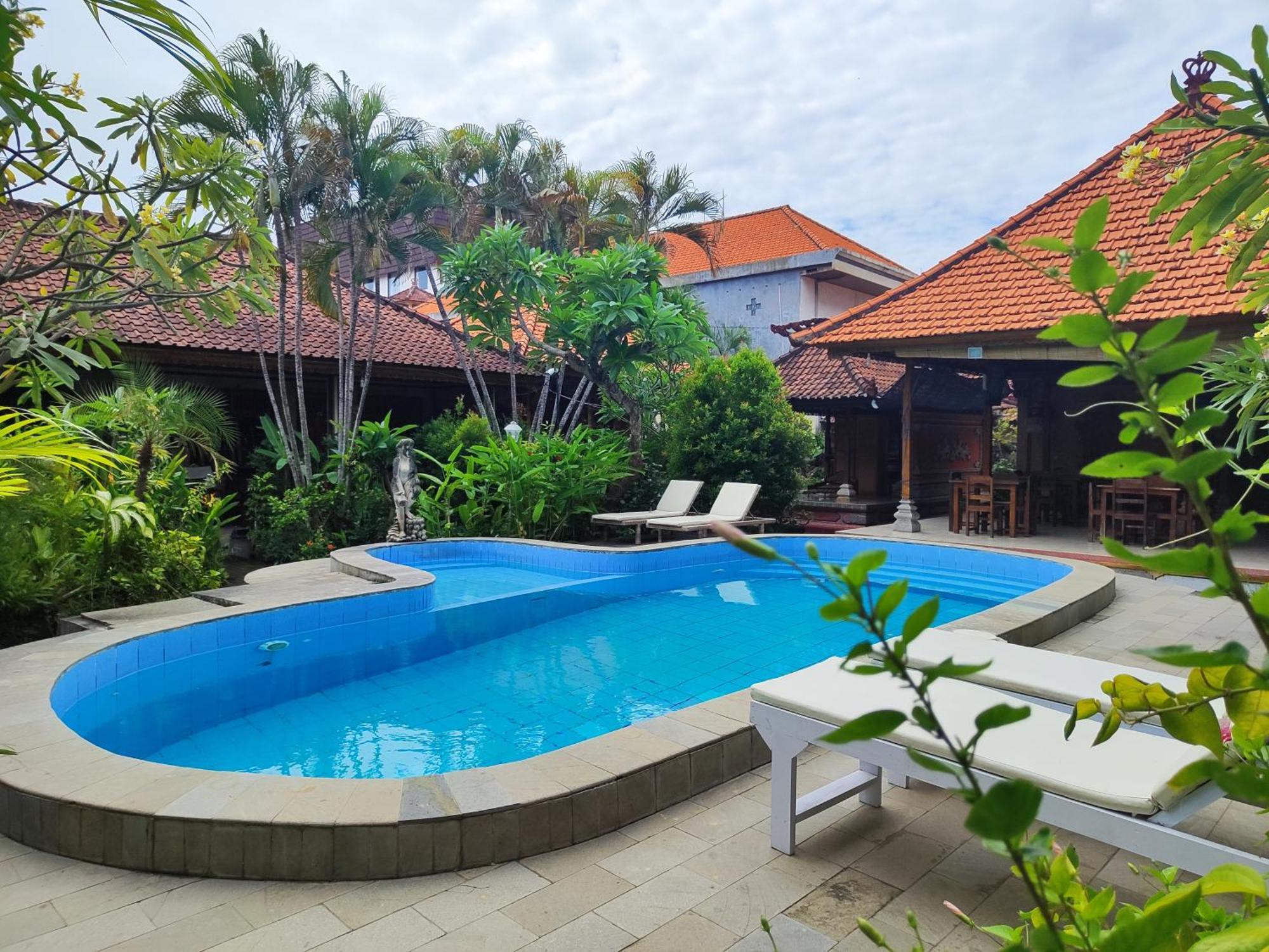 Adus Beach Inn Legian Exteriér fotografie