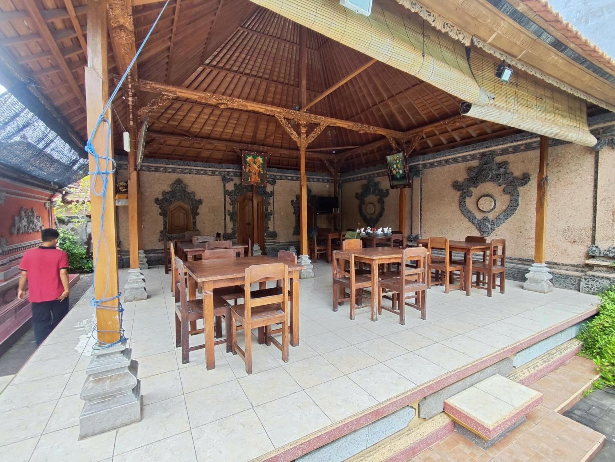 Adus Beach Inn Legian Exteriér fotografie