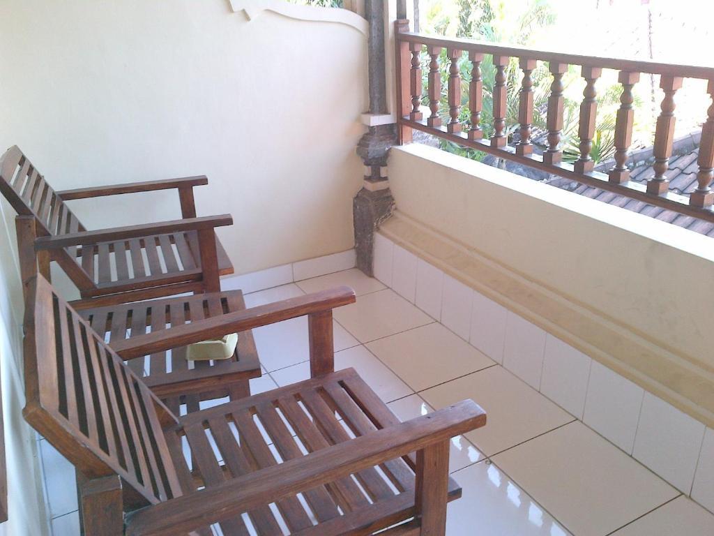 Adus Beach Inn Legian Pokoj fotografie