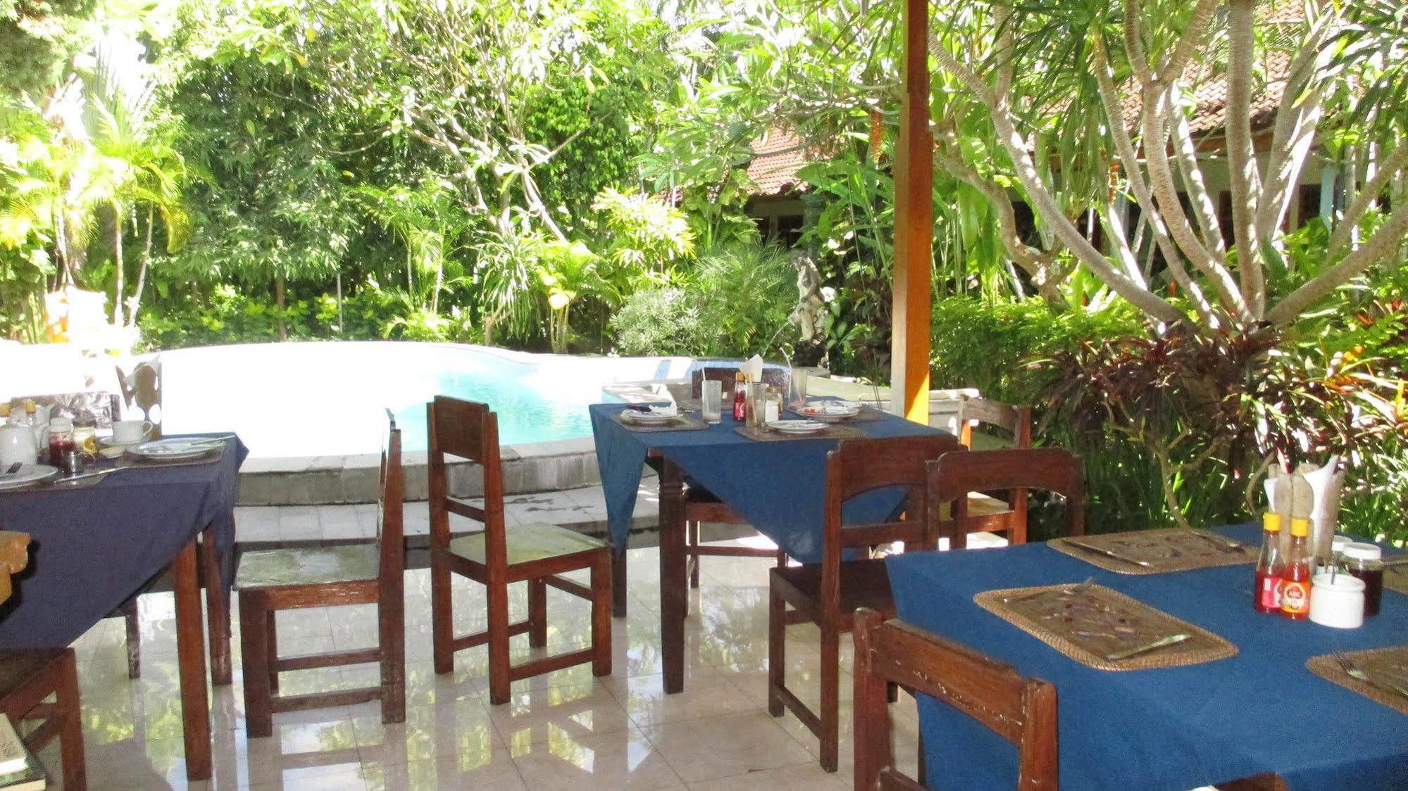 Adus Beach Inn Legian Exteriér fotografie